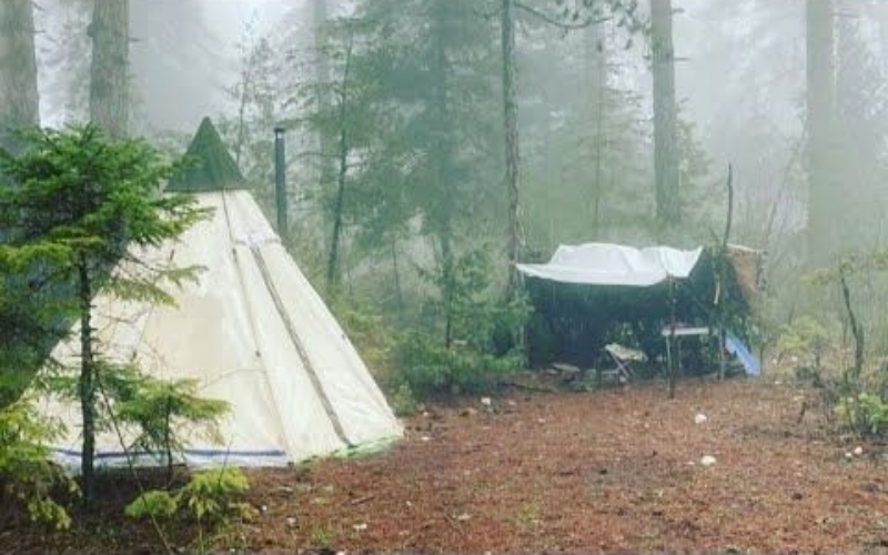 Huit conseils pour un bon voyage de camping sous la pluie