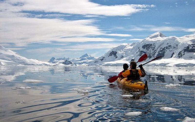 Is it possible to kayak in winter?