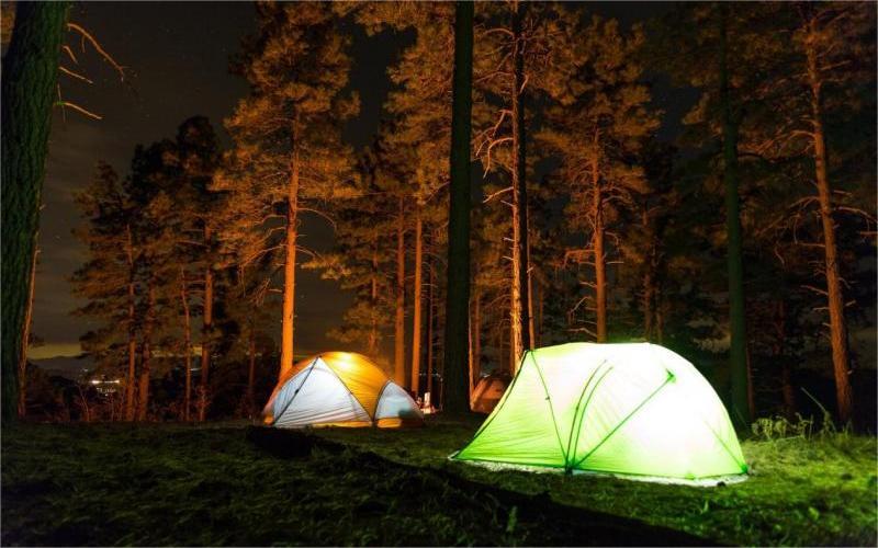 5 sääntöä, jotka auttavat sinua nukkumaan hyvin telttailun aikana