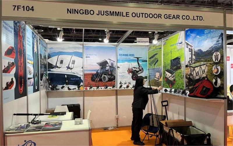 Mit Jusmmile Outdoor-Ausrüstung ins Abenteuer starten: Ein Blick in unser Dubai Expo-Showcase