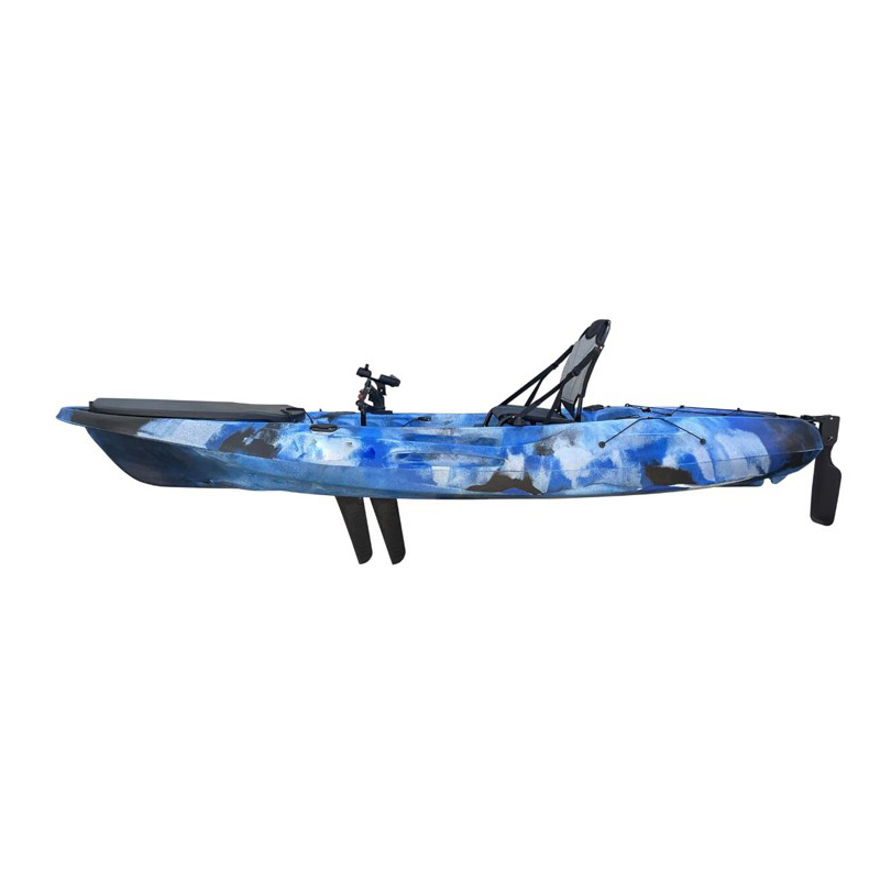 Kayak de pêche à pédales en plein air