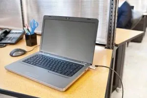 Miért érdemes laptopzárat használni?