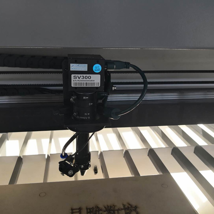Κοπτική μηχανή λέιζερ με κάμερα CCD
