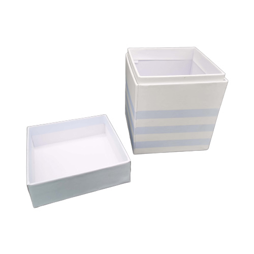Couverture en carton et boîte rigide inférieure pour jeux de table