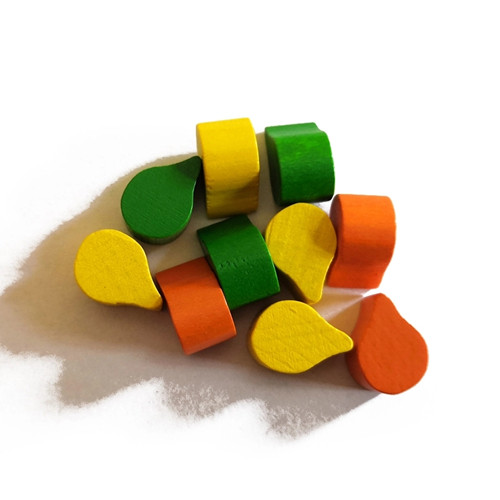 बोर्ड गेमसाठी रंगीत वॉटर ड्रॉप शेप लाकडी प्यादे