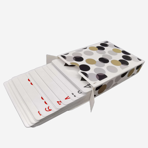Ivory Core standardsed kaardimängukaardid lauale