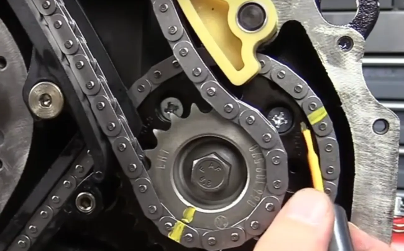 How to choose timing belt or timing chain