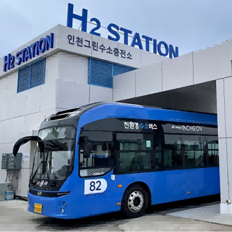 South Korea's government has unveiled its first hydrogen-powered bus under a clean energy plan