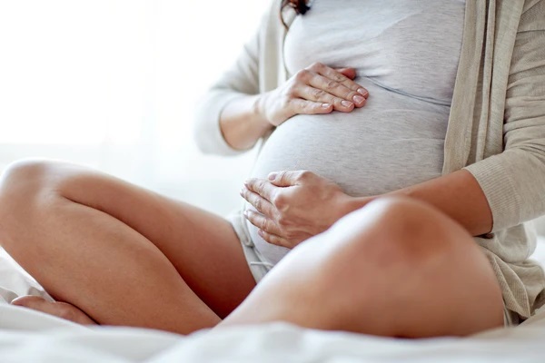 Er vippeextensions trygt å få mens du er gravid?