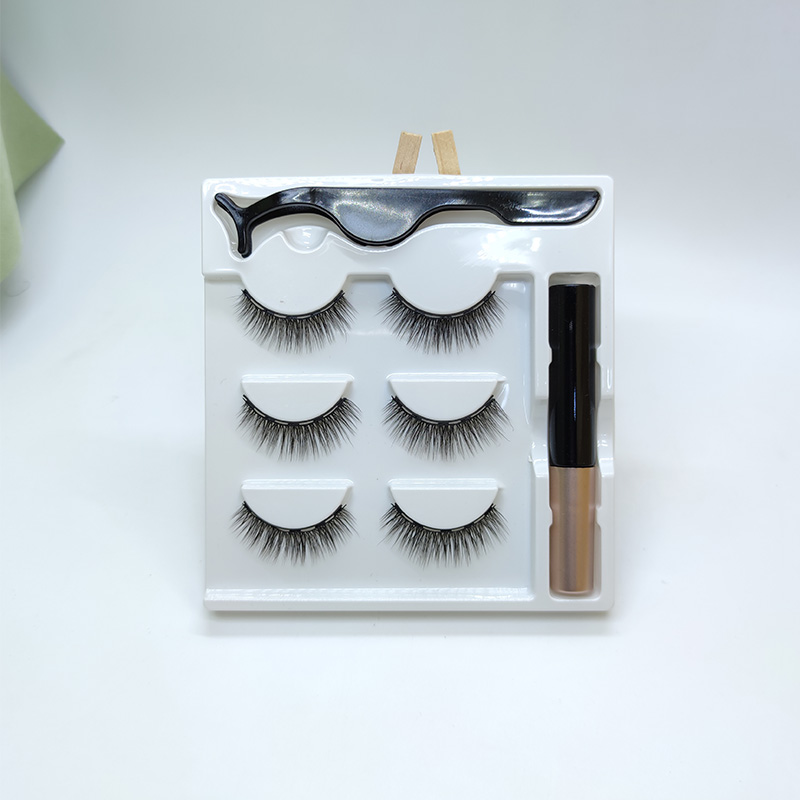 3 Pairs Of Magnetic Eyelashes Kit With Tweezers Applicator