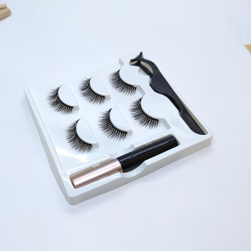 3 Pairs Of Magnetic Eyelashes With Waterproof Magnetic Eyeliner