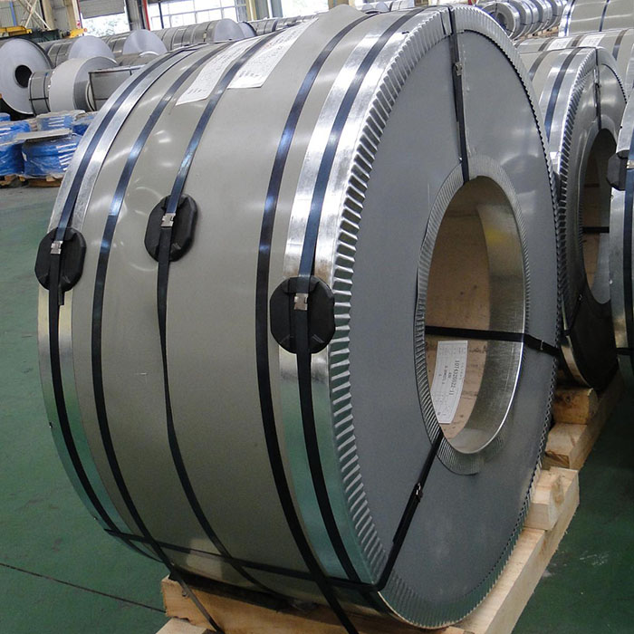 What is the high temperature resistance of 904L stainless steel coil?