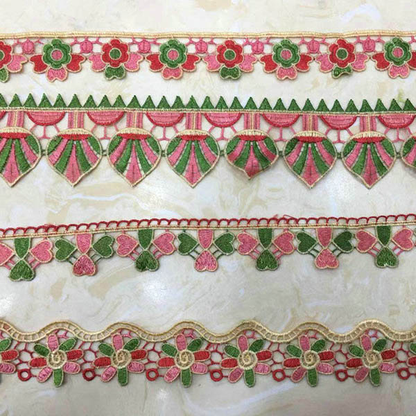 Makukulay na Bulaklak Embroidery Lace