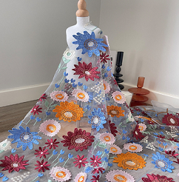 Siuvinėjimo audinio suknelė Madinga Aukštos klasės audinio nėriniai 3D kelių spalvų