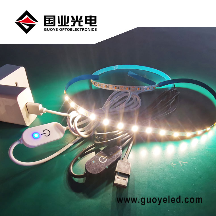 Benzi de lumină LED alimentate prin USB