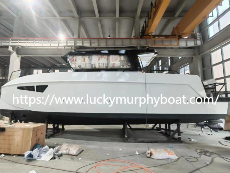 Barche da diporto in alluminio da 11 m quasi completate