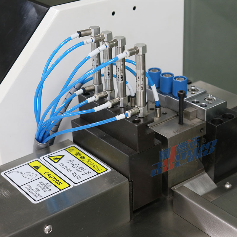 Automatický řezací stroj na výrobu rotačních matric