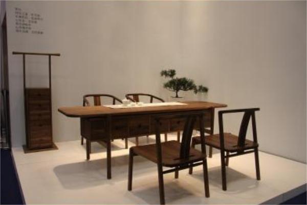 Presentamos la mesa de té de madera: el complemento perfecto para su hogar