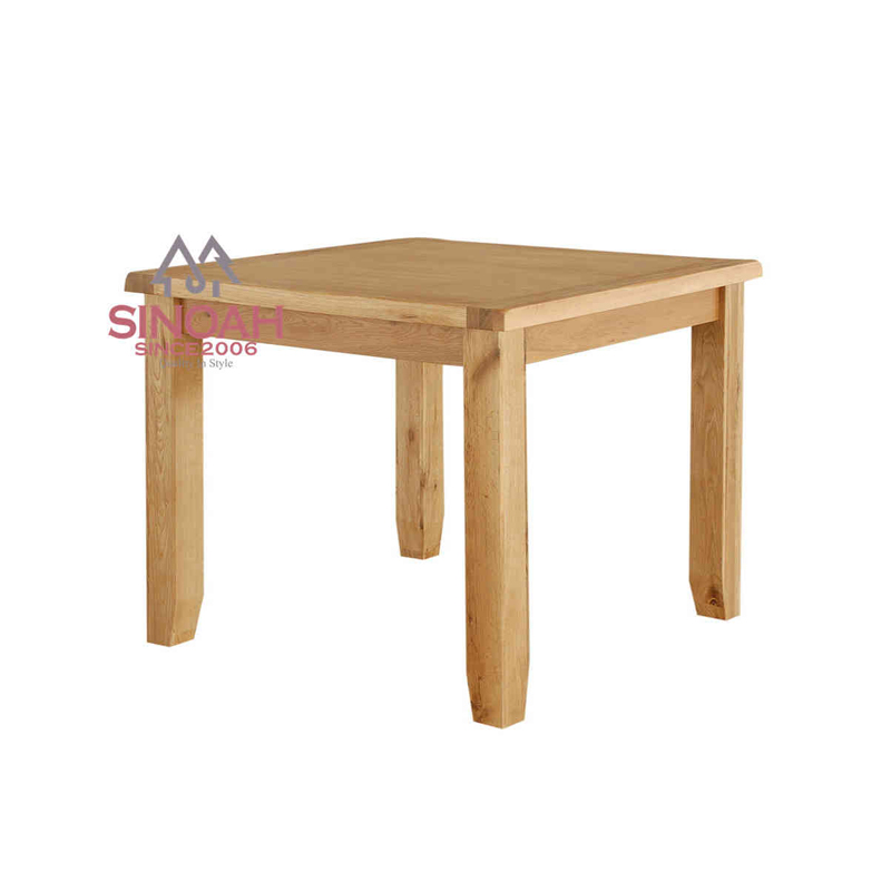 Rustikálny dubový štvorcový jedálenský stôl
