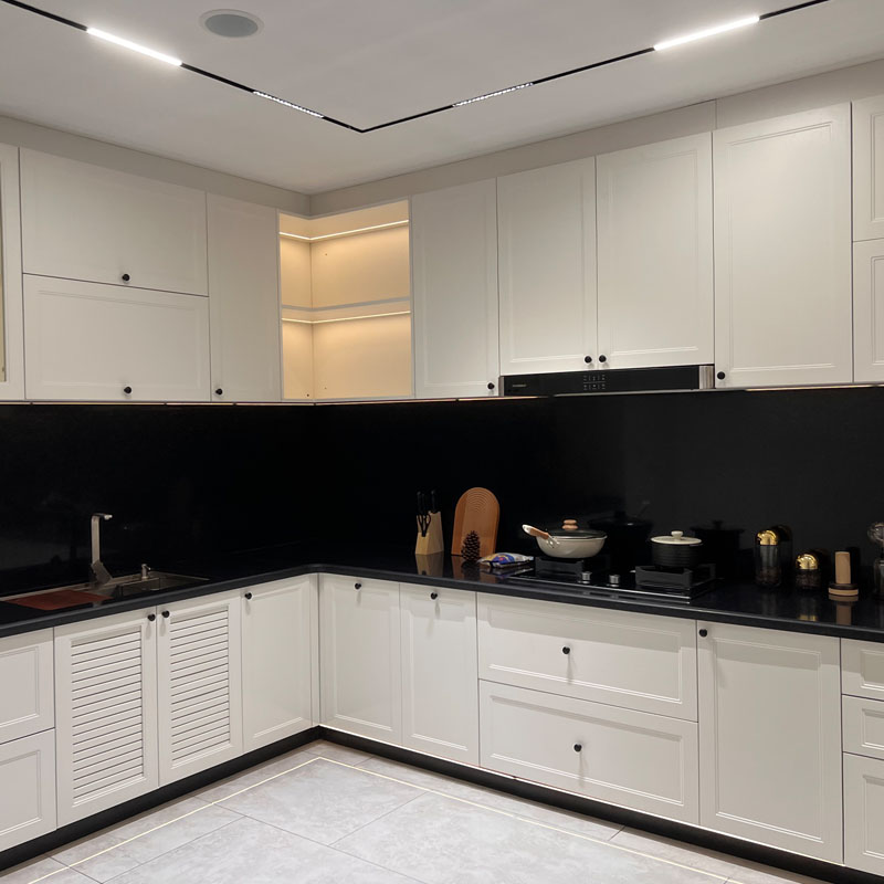 White Custom Kitchen Cabinets with L Shape