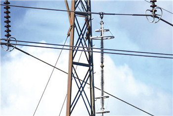 How to choose a lightning arrester for transmission lines？