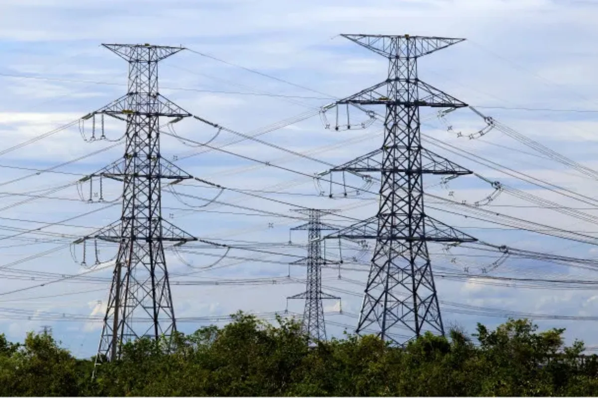 Function of lightning tower and background conditions for its construction