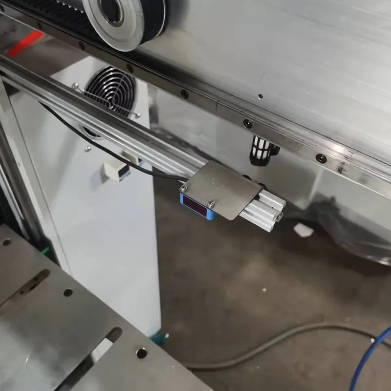 Macchina automatica per stampa a caldo