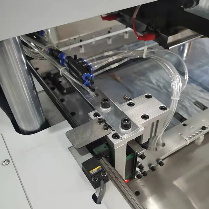 Macchina automatica per stampa a caldo