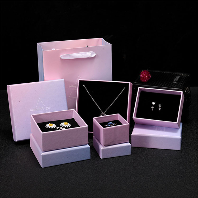 Conjunto de caja de Kraft de joyería de cartón de lujo de forma cuadrada