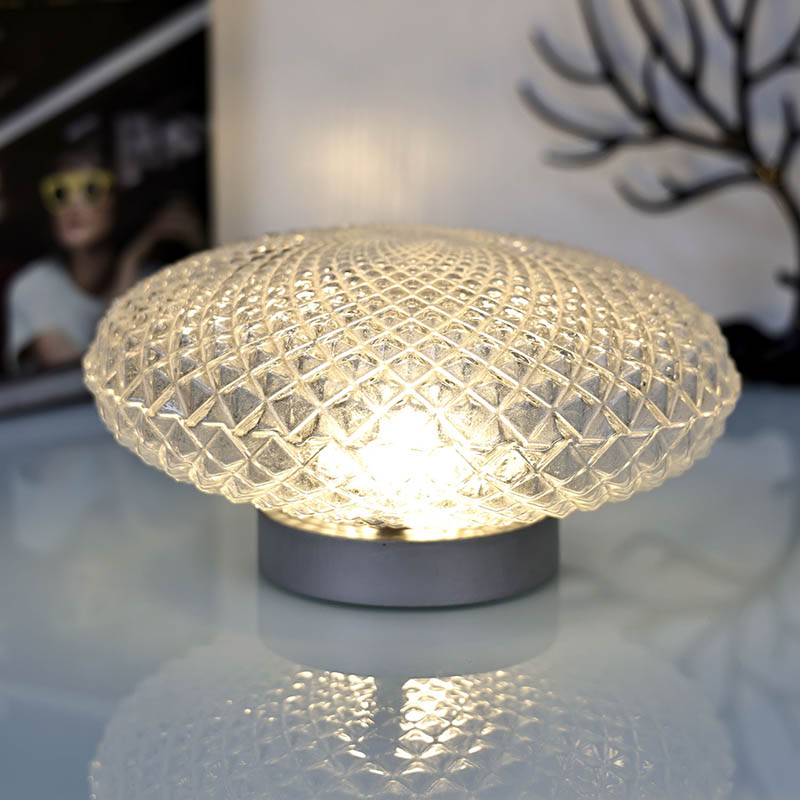 LED table lamp with glass