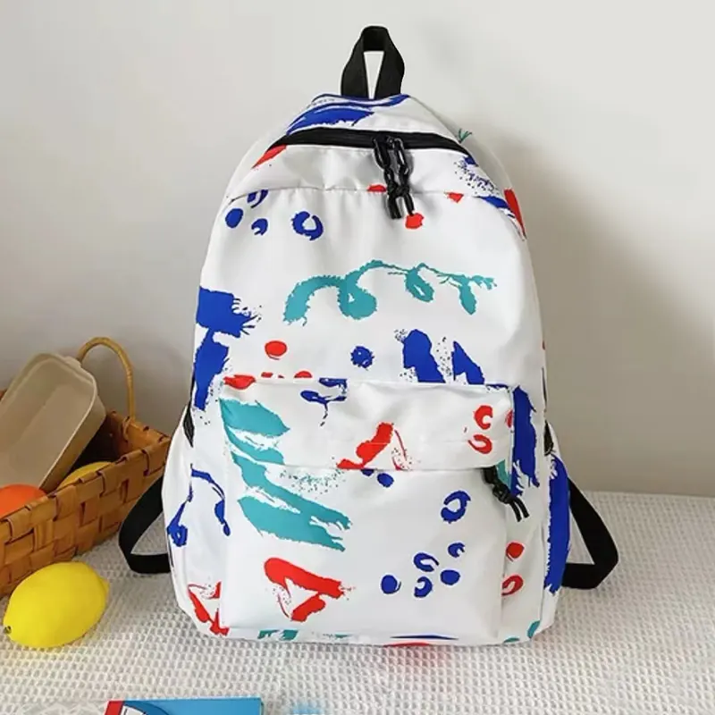 Värillinen ruudullinen koululaukku