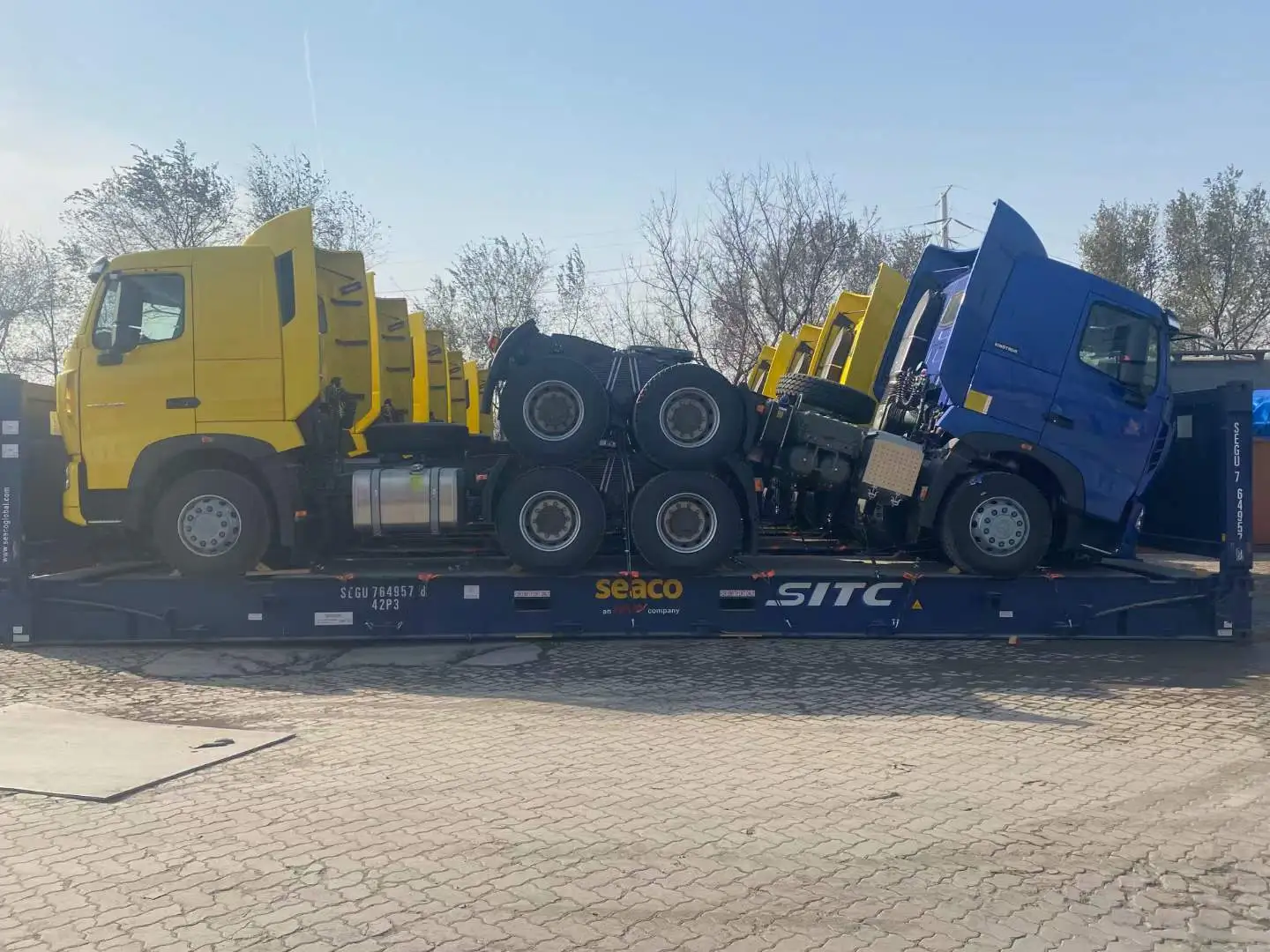 IL TRATTORE DEL CAMION SINOTRUKHOHO 6*4 È PRONTO PER LA SPEDIZIONE