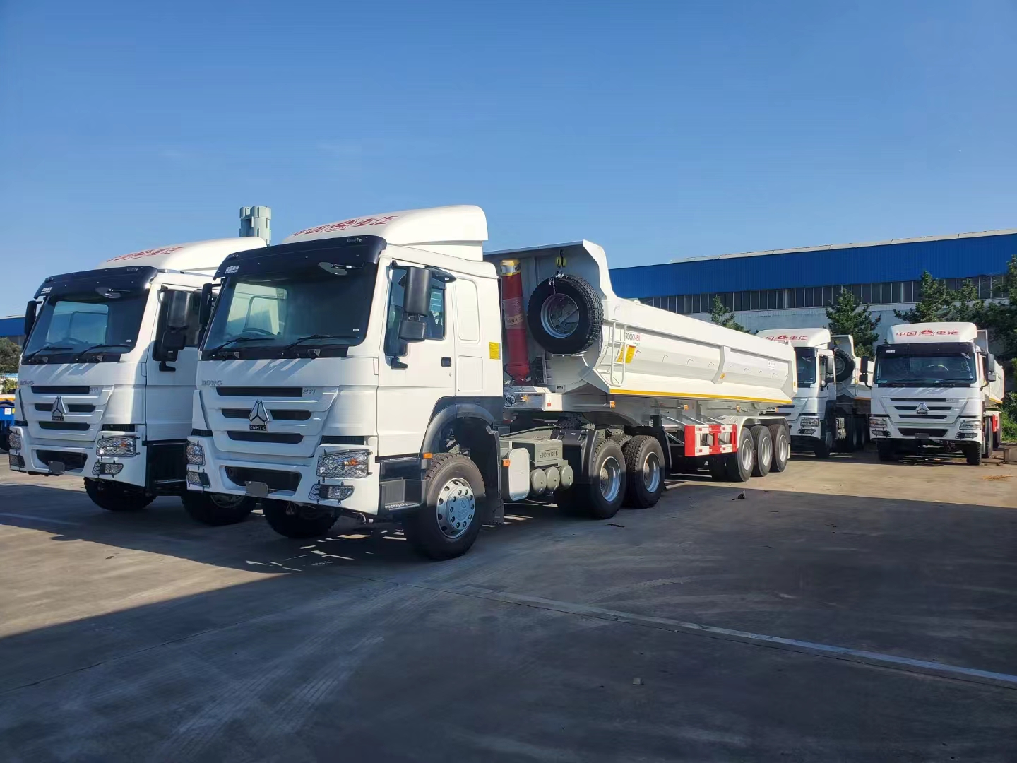 Sinotruk howo truck tractor and tipper semi trailers are ready for the shipment