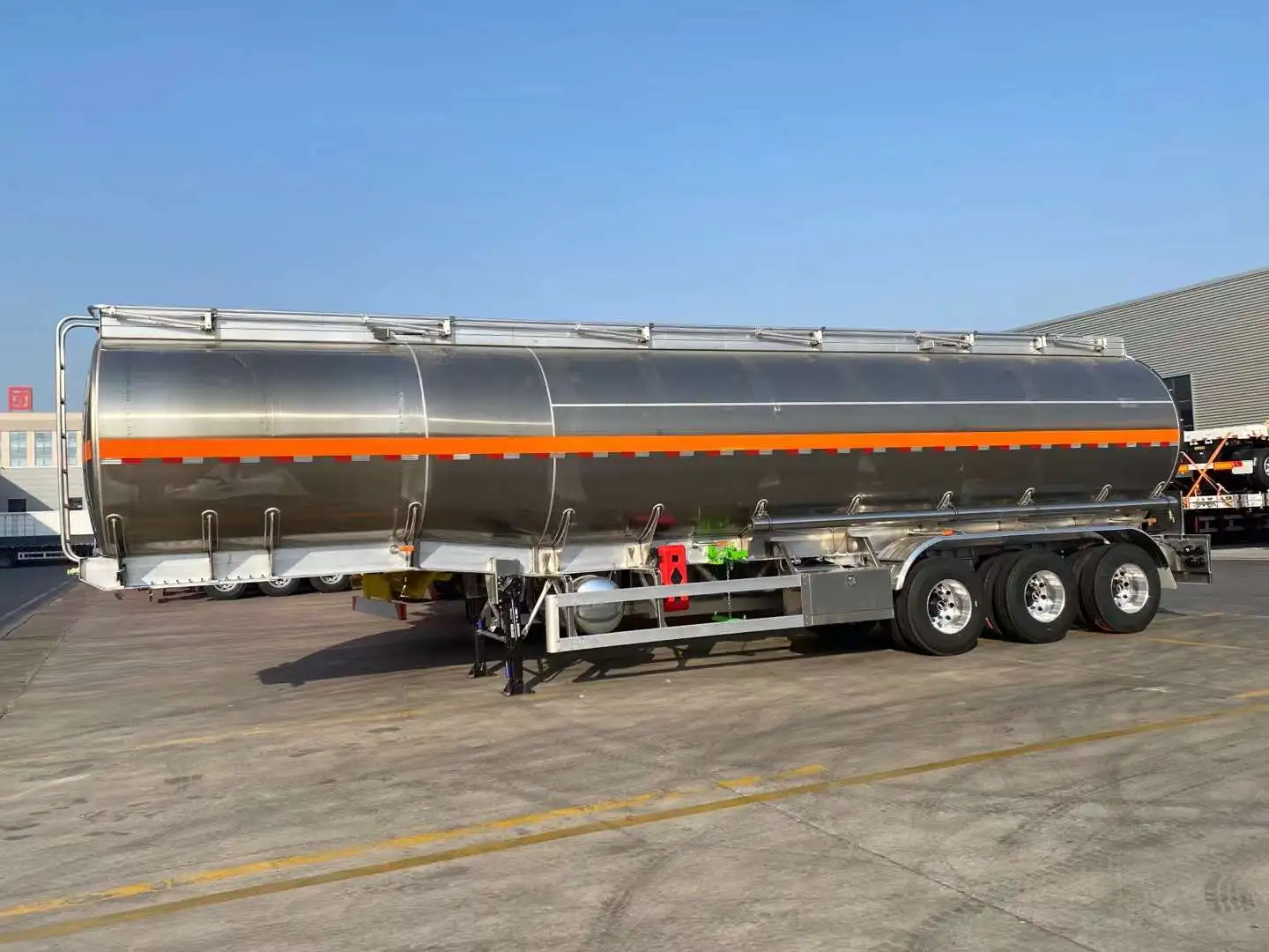 45cbm 3 axles aluminum tanker semi trailers are ready for delivery to the middle-east country