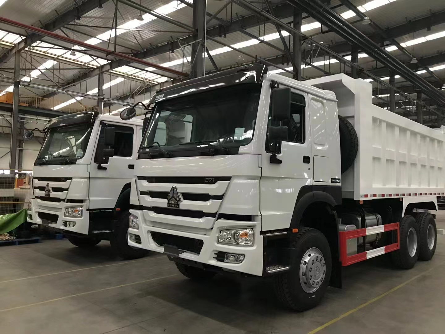 SINOTRUK HOWO 6*4 DUMP TRUCK ARE READY FOR DELIVERY