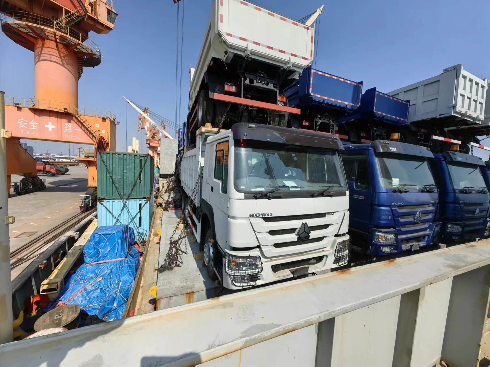 5 Units HOWO Dump Trucks shipment to the South America