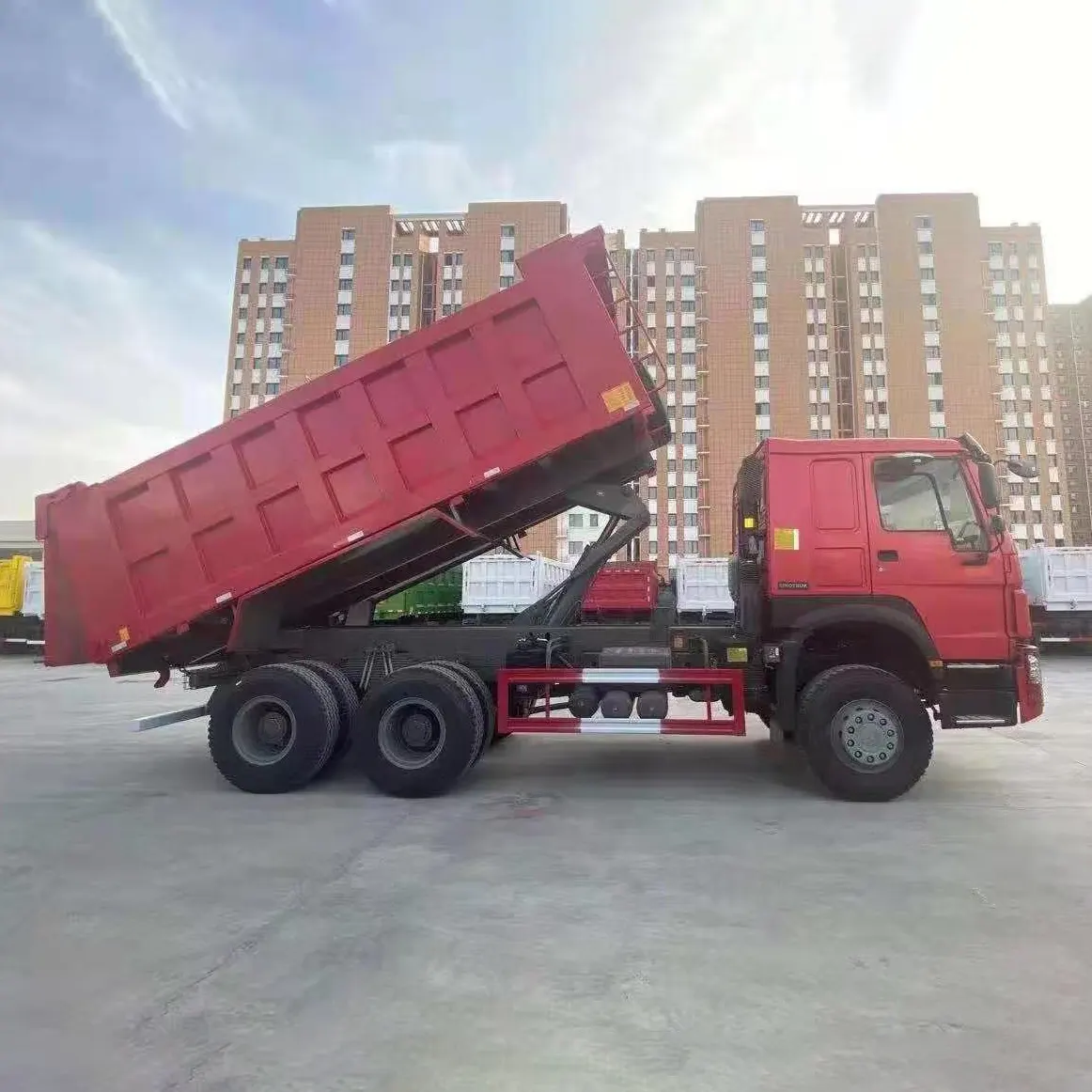 ساينو تراك هووا 6 × 4 شاحنة قلابة Euro II 371hp 20cbm Dump Box - 5 