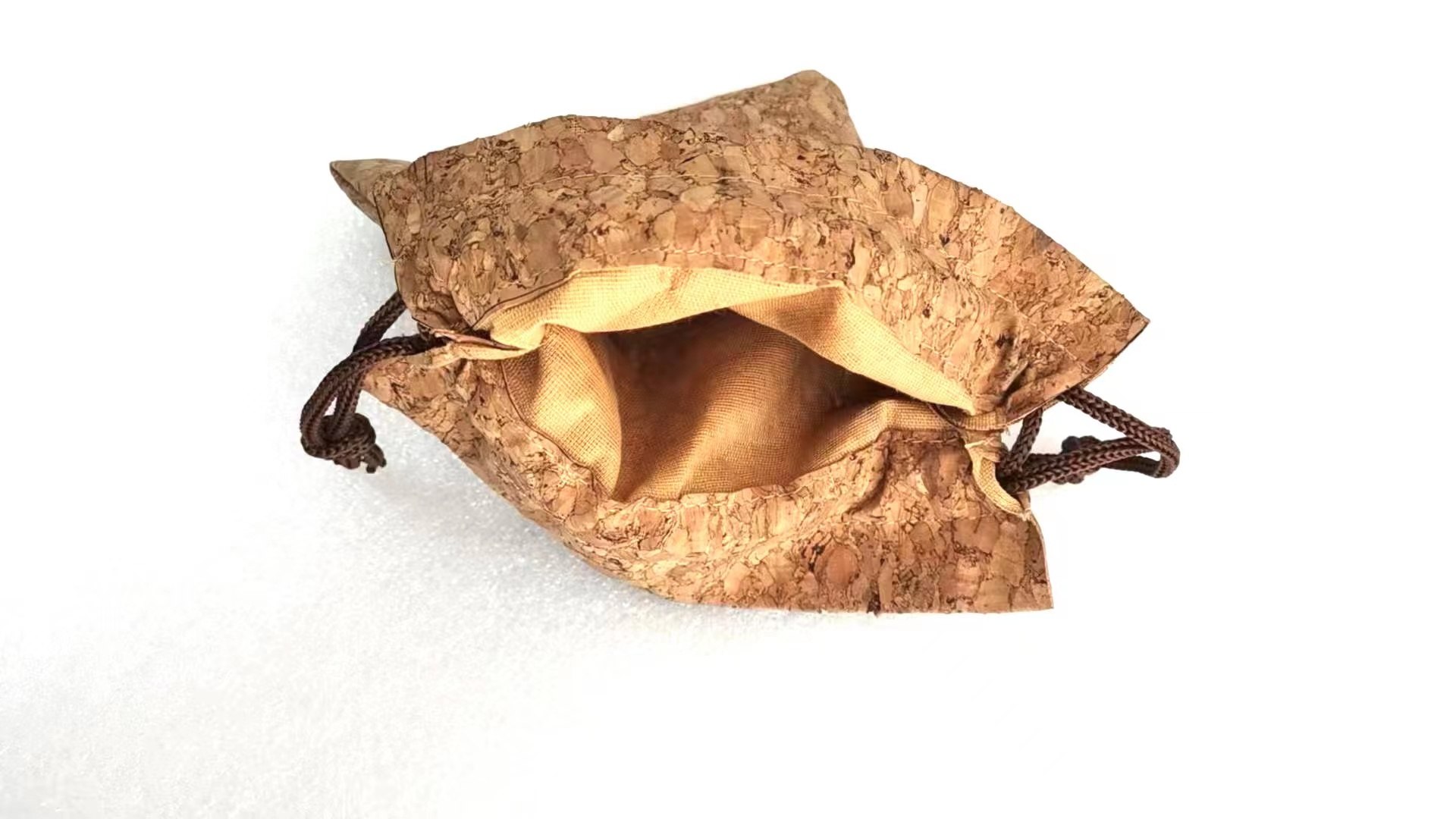Coton terylène à l'intérieur des sacs à cordon en liège Sac cadeau Sac en liège Pochette artisanale