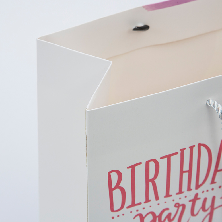 Бумажный подарочный пакет для упаковки на день рождения - 3 