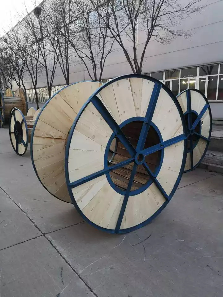 What are The Commoda Of Iron Wood Cable Reel?