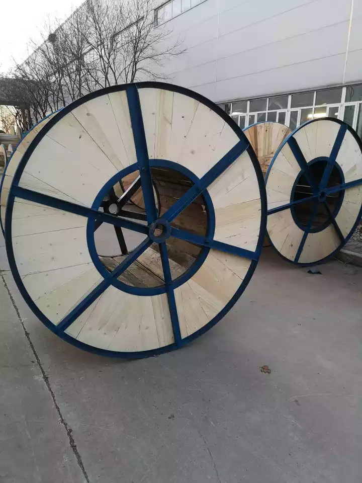 What Are The Advantages Of Iron Wood Cable Reel? - News -Ningbo Onereel  Machine Co., Ltd