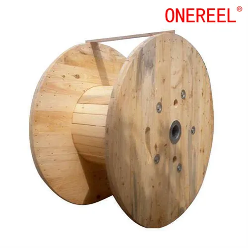 Kabelspulen aus Holz zu verkaufen