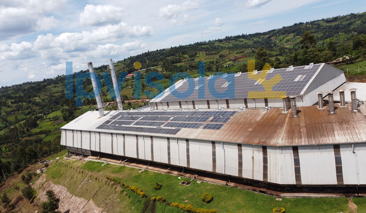 O cliente do Quênia concluiu outra usina fotovoltaica comercial com nossos módulos solares de vidro único IPVISOLA 550w