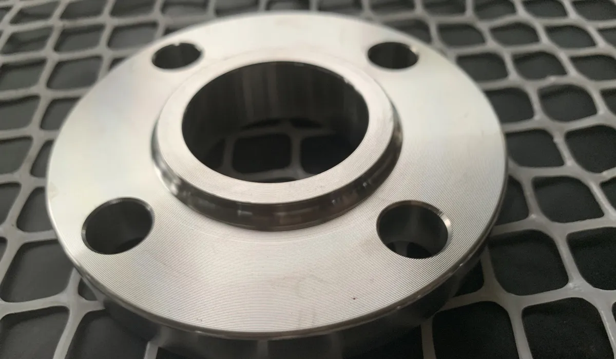 Метод замены уплотнительного кольца фланца из дуплексной стали.