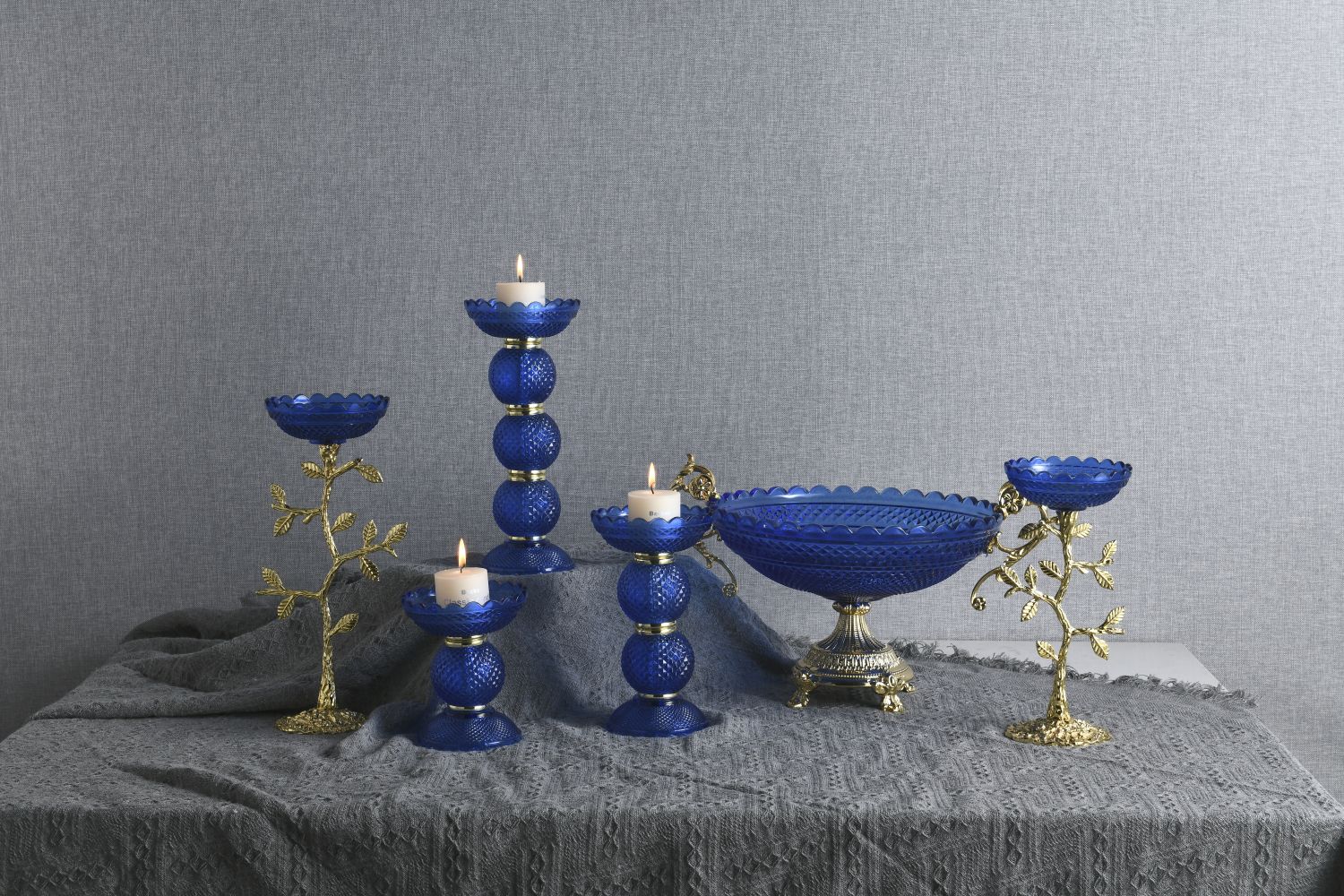 Luxury under the Blue Candlelight, Art of Interplay between Light and Shadow