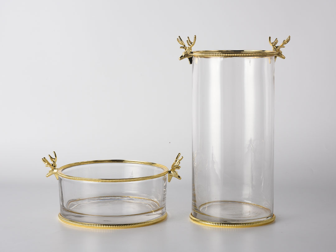 Skaidraus stiklo stalo vazos dekoras