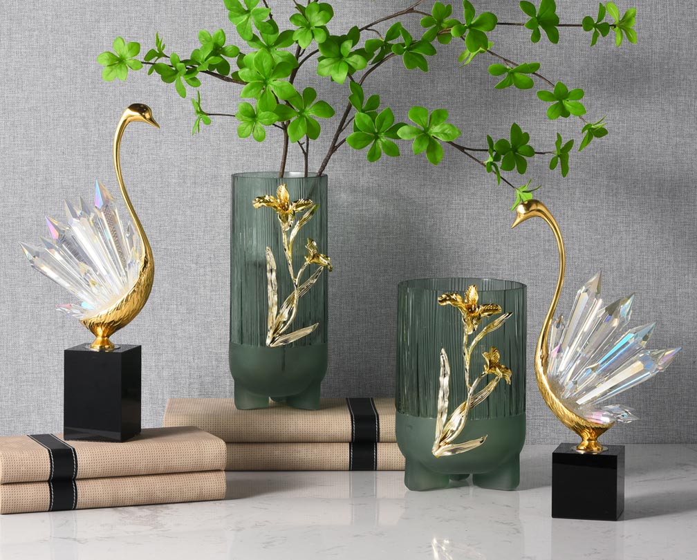 Луксузни креативни и елегантни украси од месинг и кристален лебед