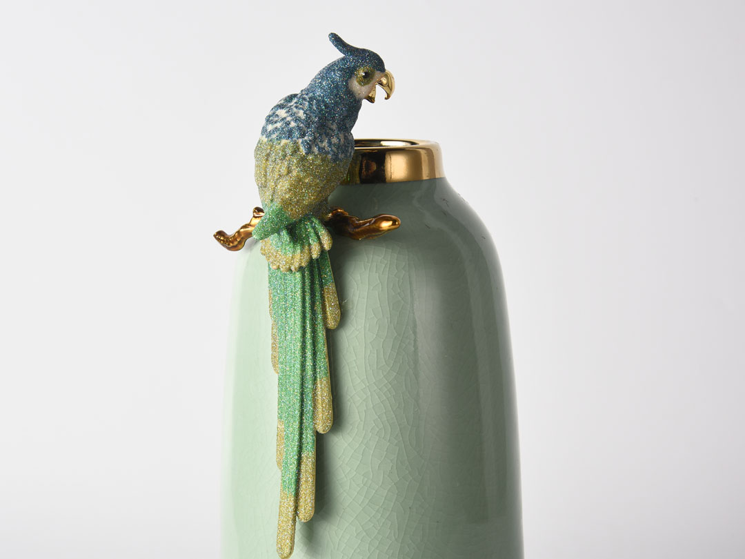 Parrot on Green Ceramic Vase ອອກແບບ