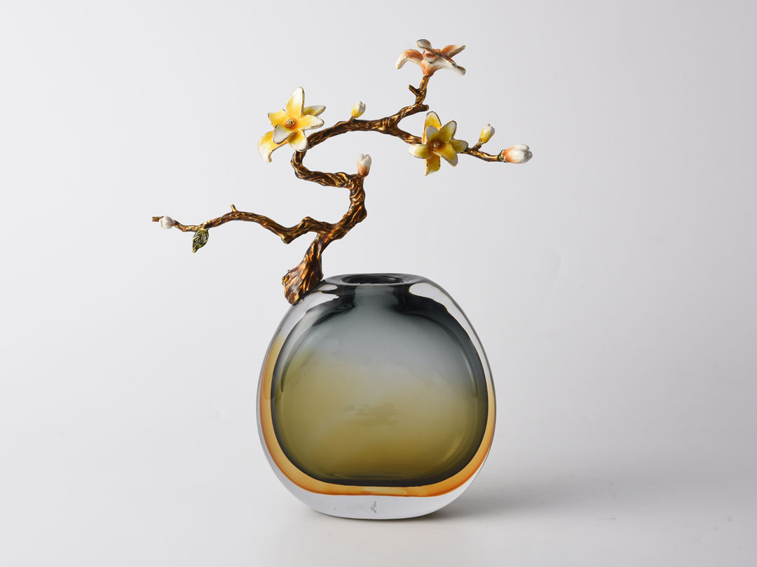 دکور گلدان شیشه ای باستانی با رنگ قهوه ای قطره قطره