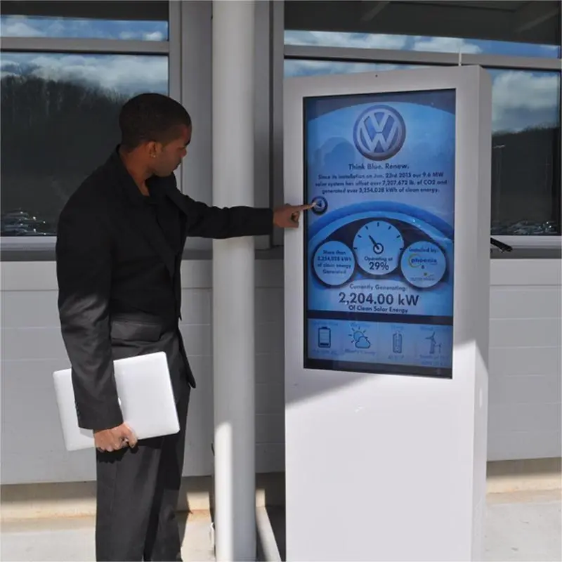 Soporte del piso señalización digital al aire libre a prueba de agua de la estación de autobuses de 98 pulgadas